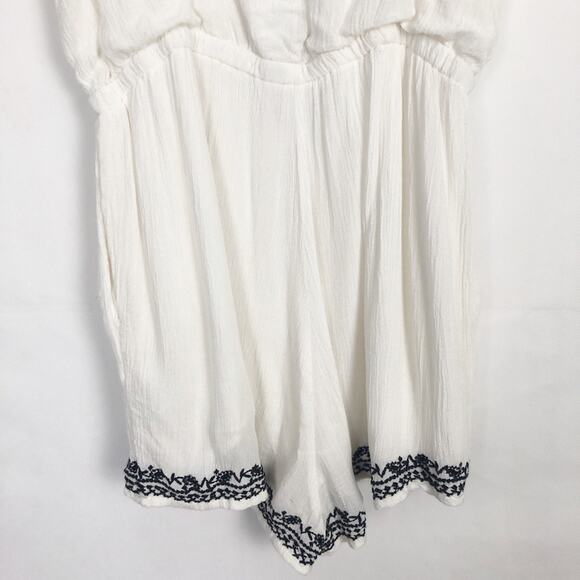 Forever 21 Womens Romper Medium Embroidered Tasseled Gauzy Boho Beachy Coastal - Picture 9 of 11